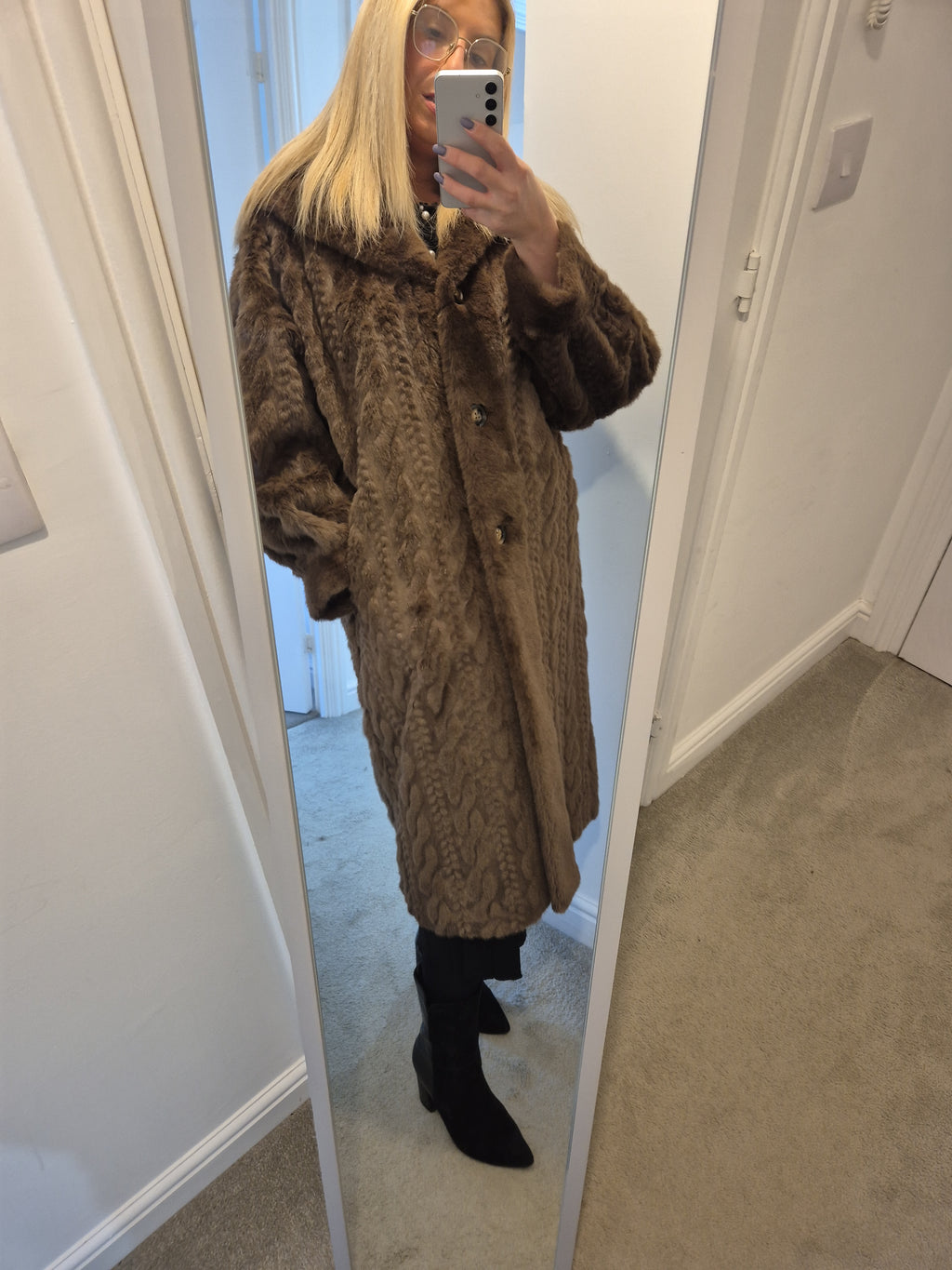 Cable Coat Chocolate One Size