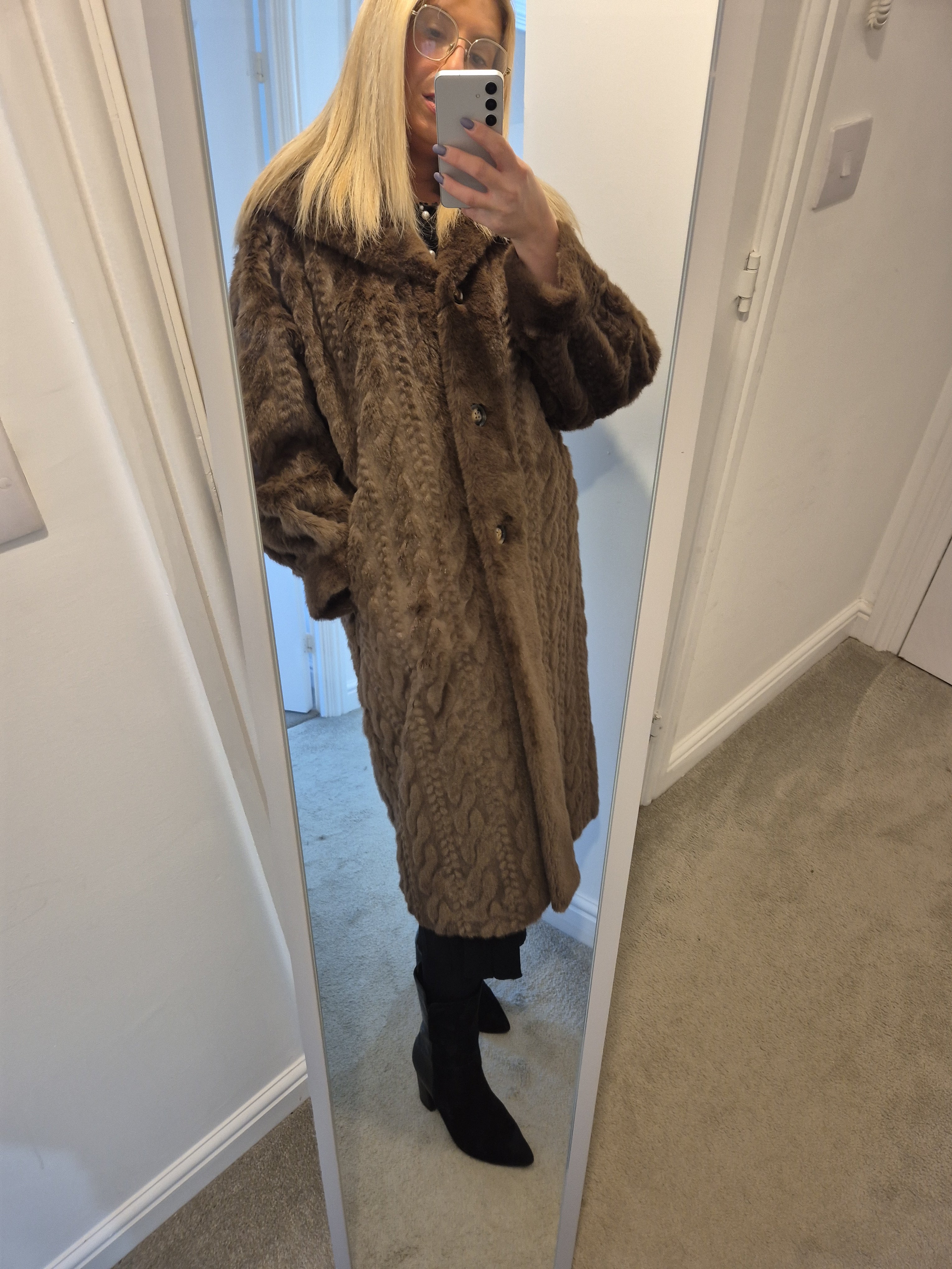 Cable Coat Chocolate One Size