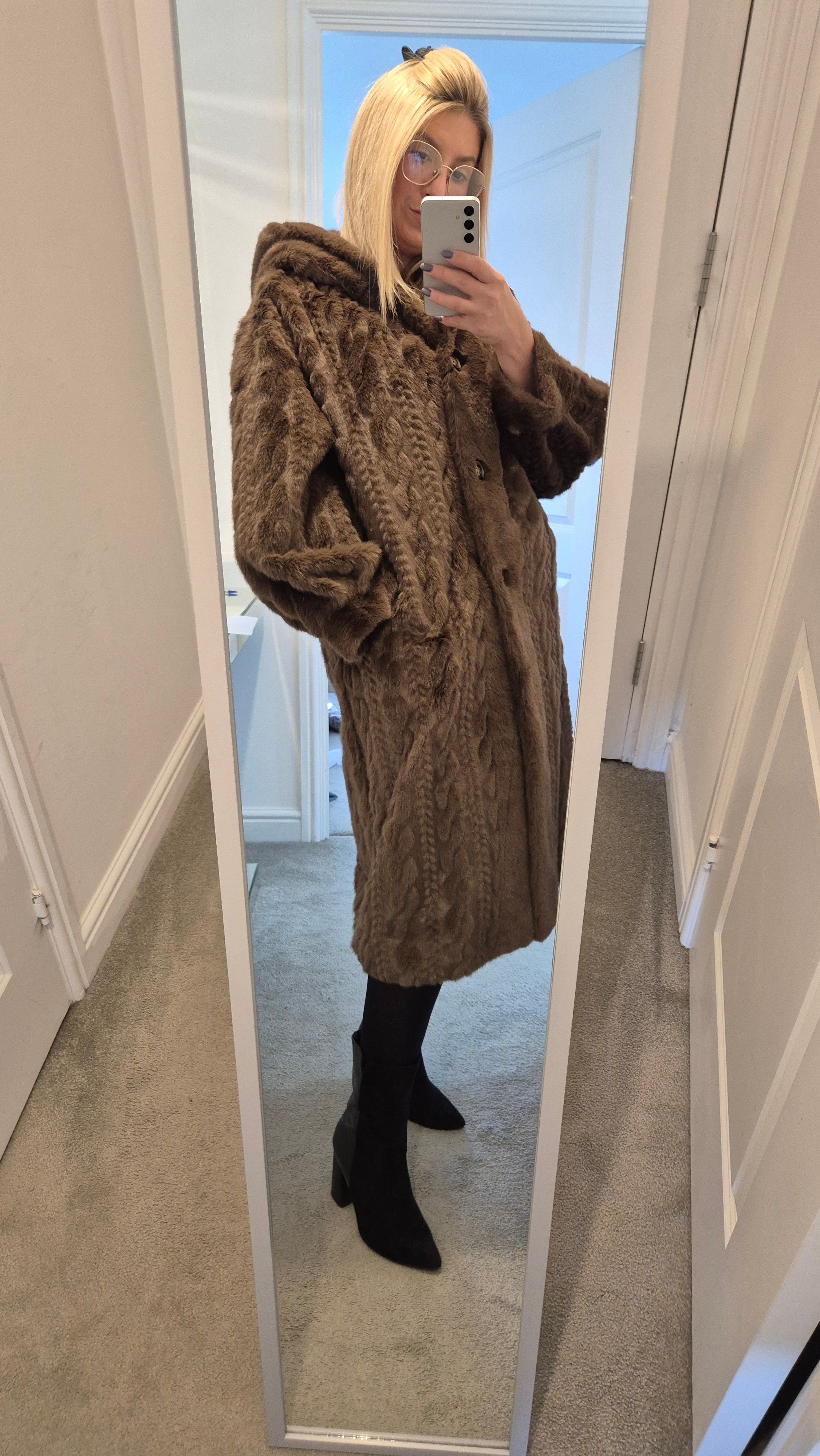 Cable Coat Chocolate One Size
