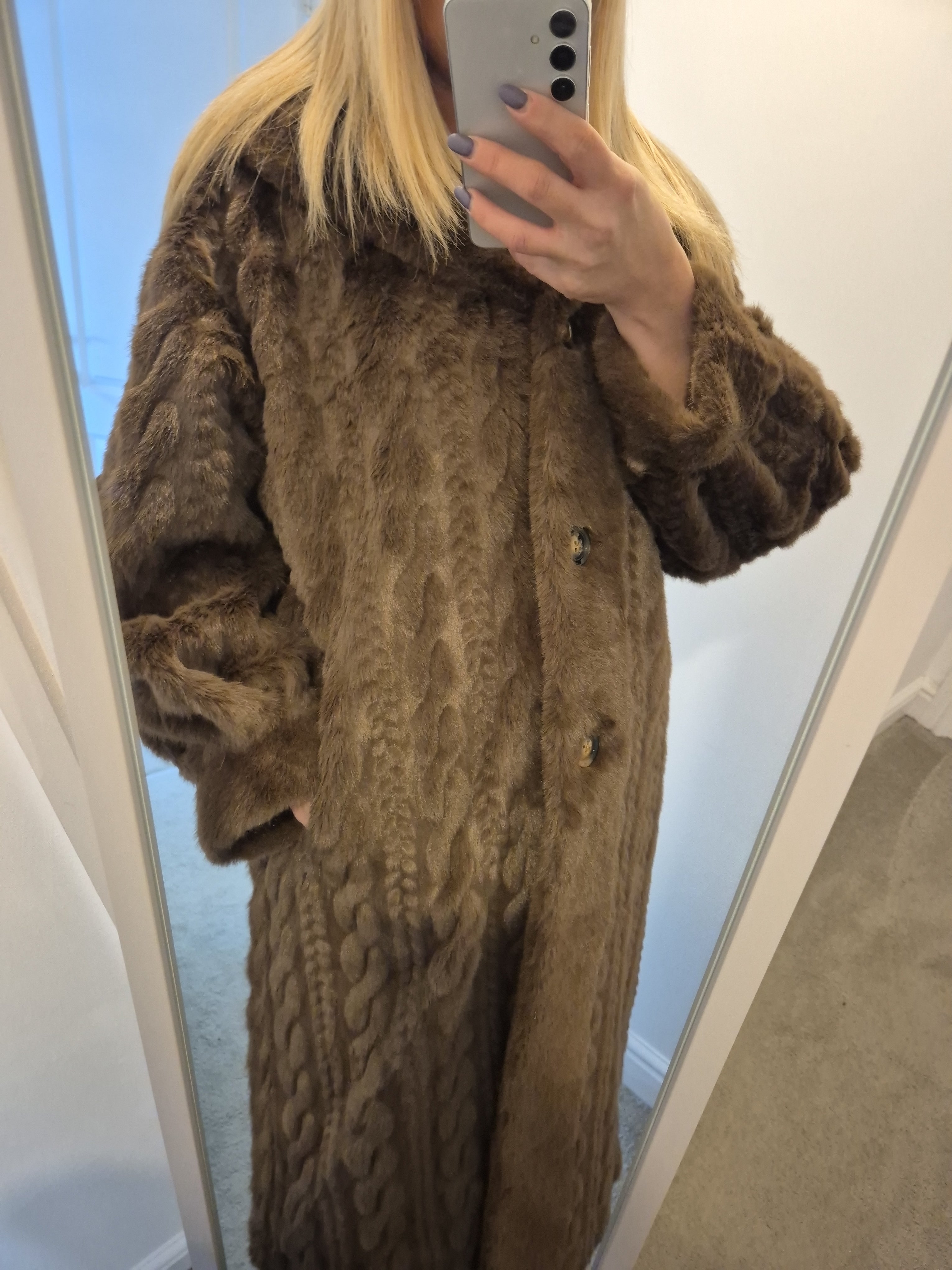 Cable Coat Chocolate One Size